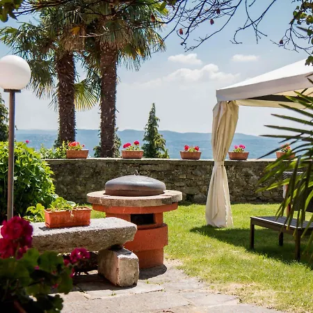 Sleeps 6 Pool Wifi Apartment *