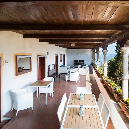 Sleeps 6 Pool Wifi Apartment *